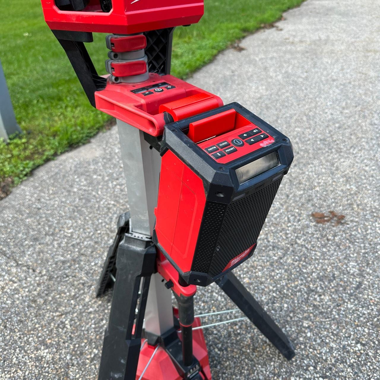 Radio Mount for Milwaukee M18 Light Tower NW3DPrinting